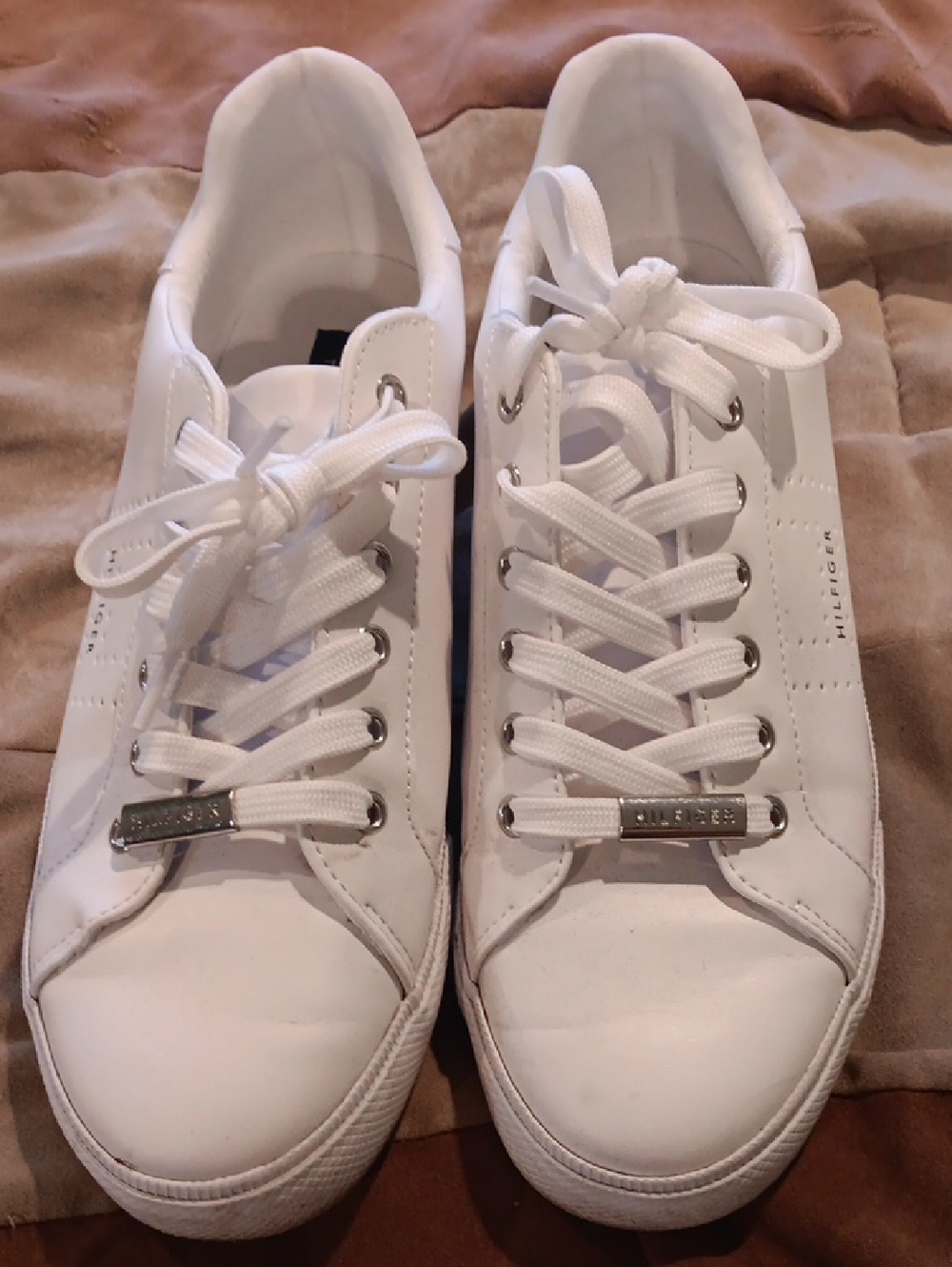 Tommy Hilfiger White Leather Low-Top Lace-Up Sneakers